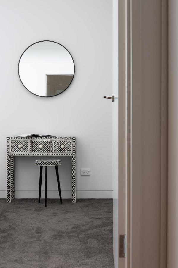 Stylish 2-Bed Apartment With Bbq Patio Near Beach Sydney Eksteriør bilde